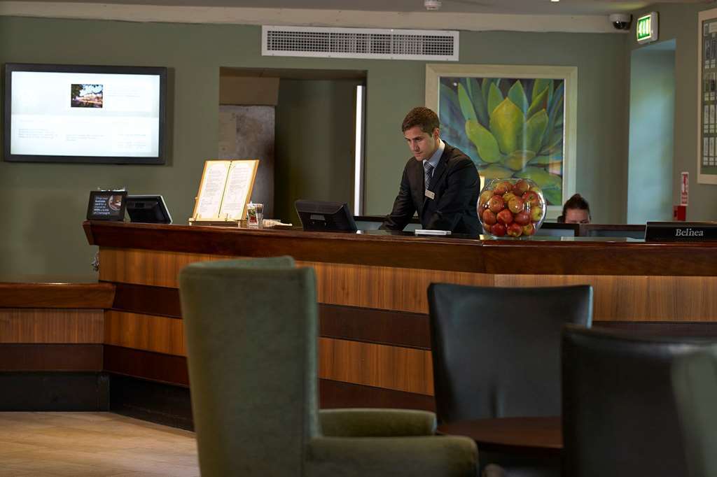 The Bull Gerrards Cross Interior foto